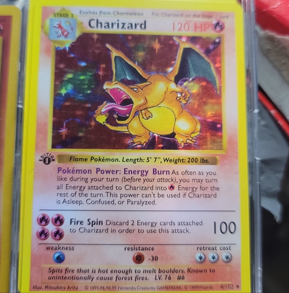 Charizard Pokémon Trading Card